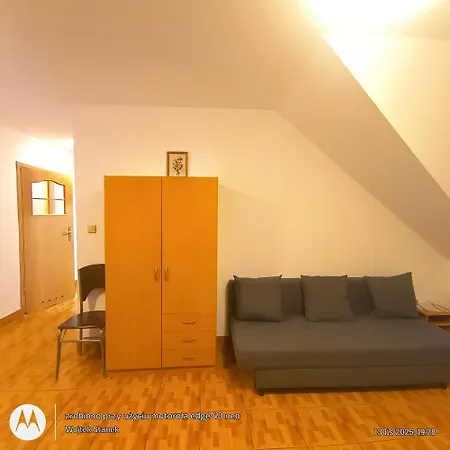 Tanie Krysia Konukevi